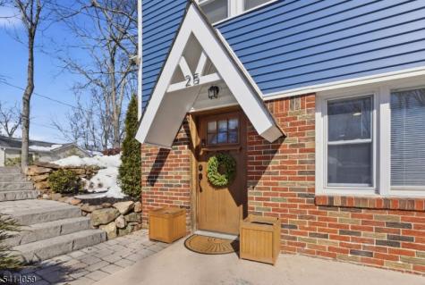 25 Bucknell Way Hopatcong NJ 07843