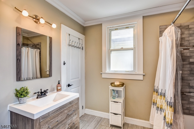 84 86GROVE Street Elizabeth NJ 07202