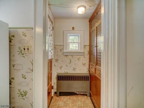 213 Kipp Avenue Elmwood Park NJ 07407