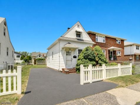 213 Kipp Avenue Elmwood Park NJ 07407