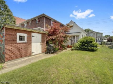213 Kipp Avenue Elmwood Park NJ 07407
