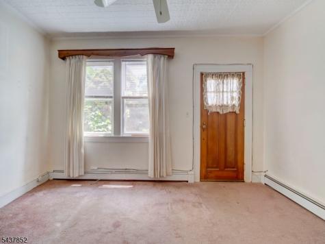 213 Kipp Avenue Elmwood Park NJ 07407