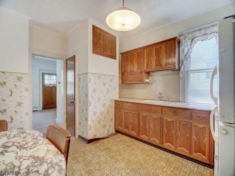 213 Kipp Avenue Elmwood Park NJ 07407