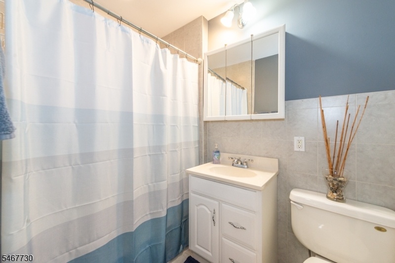 52 Redman Place Totowa NJ 07512