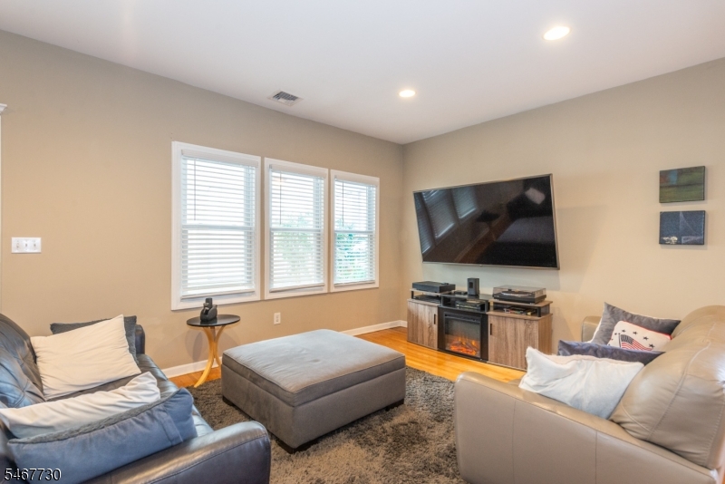 52 Redman Place Totowa NJ 07512