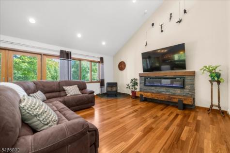 11 White Bridge Road Franklin NJ 08867