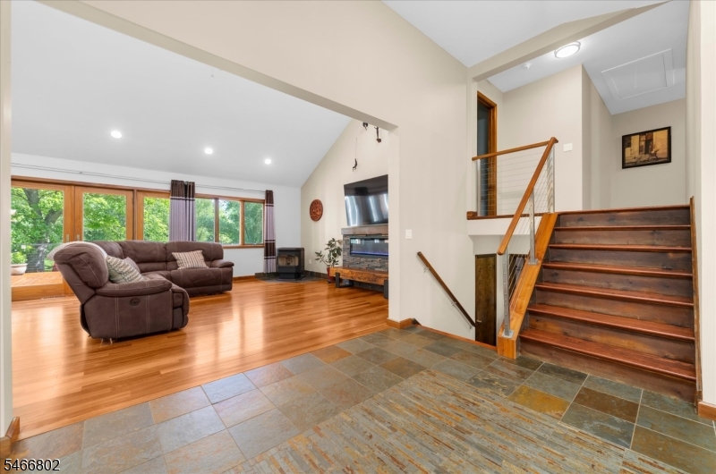 11 White Bridge Road Franklin NJ 08867