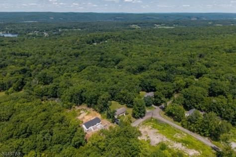 14 Fawn Run Montague NJ 07827
