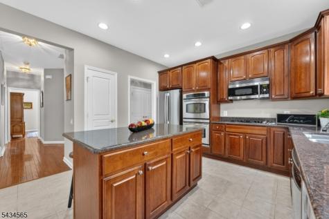 717 Thistle Hill Lane Franklin NJ 08873