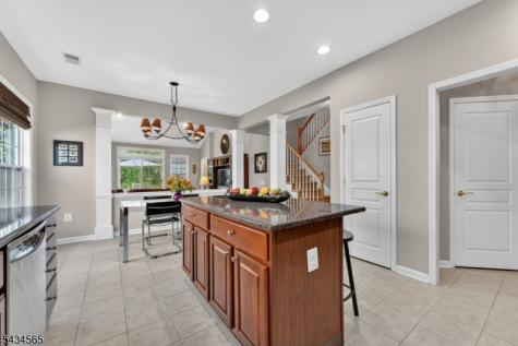 717 Thistle Hill Lane Franklin NJ 08873