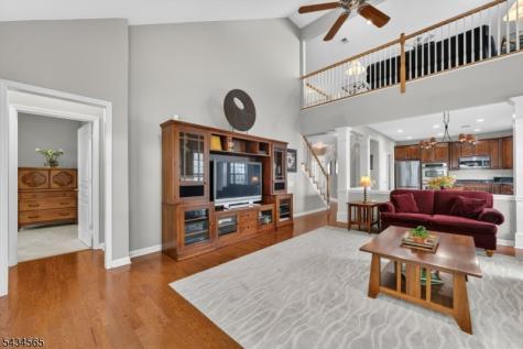 717 Thistle Hill Lane Franklin NJ 08873