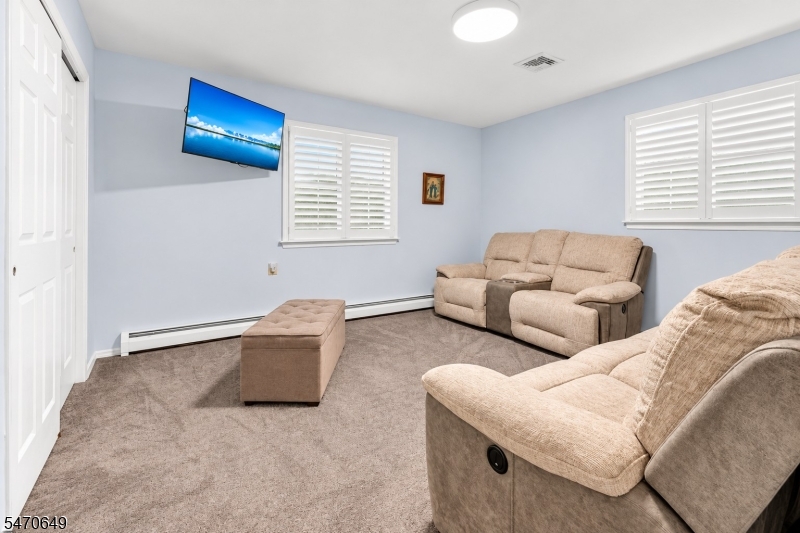 16 Bolans Court Berkeley NJ 08757