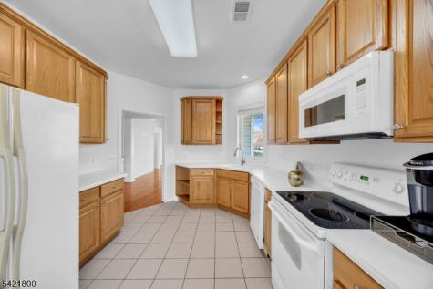 180 Stone Manor Drive Franklin NJ 08873