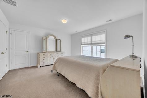 180 Stone Manor Drive Franklin NJ 08873