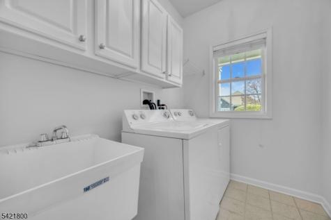 180 Stone Manor Drive Franklin NJ 08873