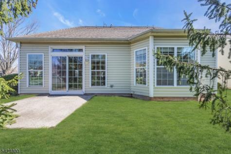 180 Stone Manor Drive Franklin NJ 08873