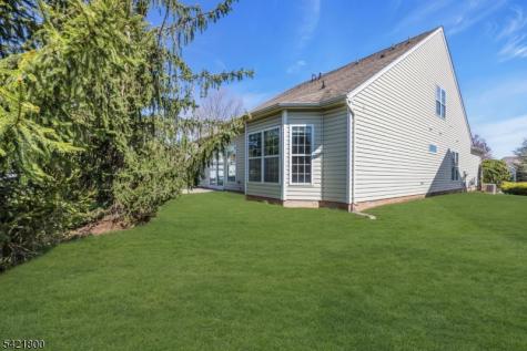 180 Stone Manor Drive Franklin NJ 08873