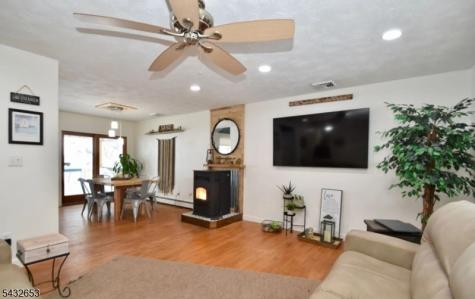 27 Grandview Avenue Jefferson NJ 07460
