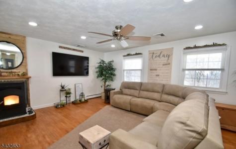 27 Grandview Avenue Jefferson NJ 07460