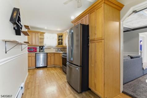15 Parker Road Roxbury NJ 07856