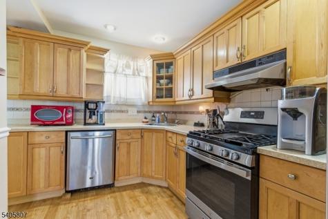15 Parker Road Roxbury NJ 07856