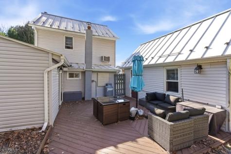15 Parker Road Roxbury NJ 07856