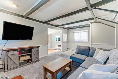 15 Parker Road Roxbury NJ 07856
