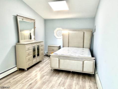 19 Oakdale Road Jersey City NJ 07305