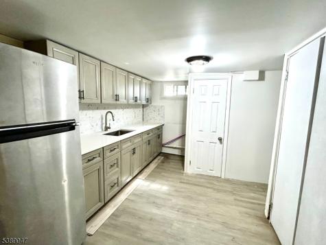 19 Oakdale Road Jersey City NJ 07305