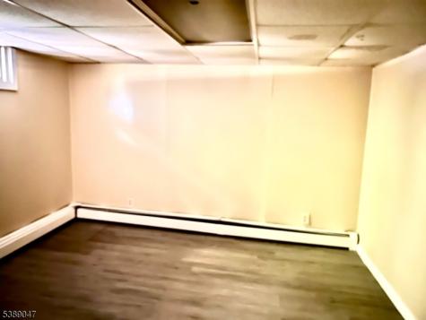 19 Oakdale Road Jersey City NJ 07305