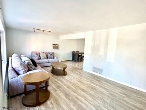 19 Oakdale Road Jersey City NJ 07305