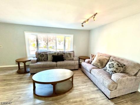 19 Oakdale Road Jersey City NJ 07305