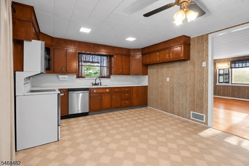 3695 State Route 94 Hardyston NJ 07419