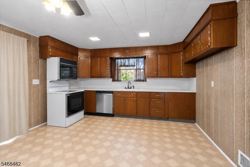 3695 State Route 94 Hardyston NJ 07419
