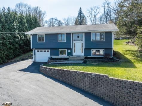 19 Valley Drive W Vernon NJ 07418
