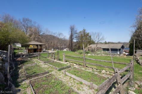 19 Valley Drive W Vernon NJ 07418