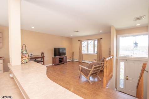 19 Valley Drive W Vernon NJ 07418