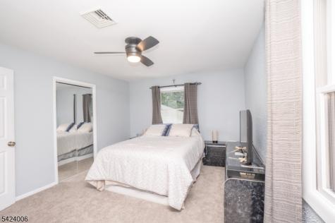 19 Valley Drive W Vernon NJ 07418