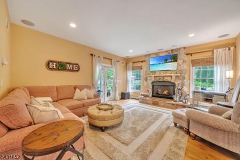 6 Princess Court Jefferson NJ 07438