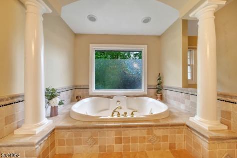 6 Princess Court Jefferson NJ 07438