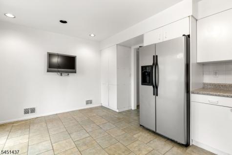 29 Devonshire Terrace West Orange NJ 07052