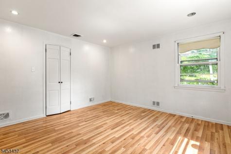29 Devonshire Terrace West Orange NJ 07052