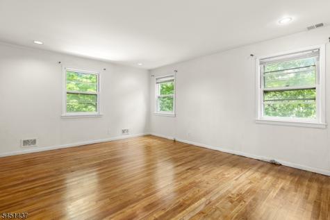 29 Devonshire Terrace West Orange NJ 07052