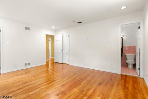 29 Devonshire Terrace West Orange NJ 07052