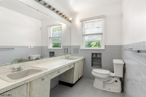 29 Devonshire Terrace West Orange NJ 07052