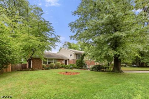 29 Devonshire Terrace West Orange NJ 07052