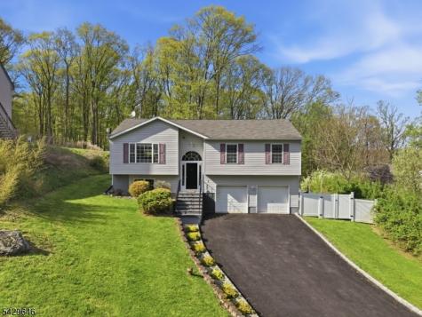 7 Brendona Avenue Hopatcong NJ 07874