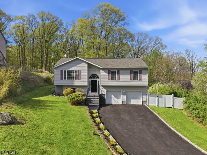 7 Brendona Avenue Hopatcong NJ 07874