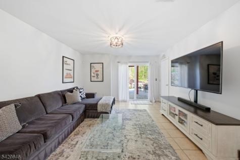 7 Brendona Avenue Hopatcong NJ 07874