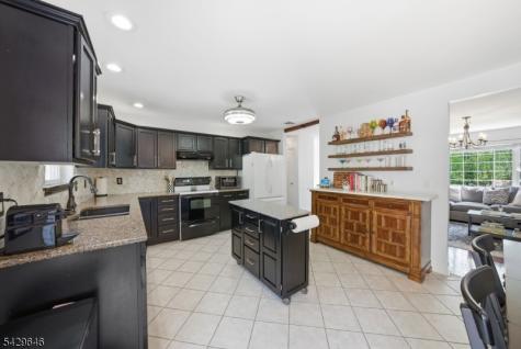 7 Brendona Avenue Hopatcong NJ 07874